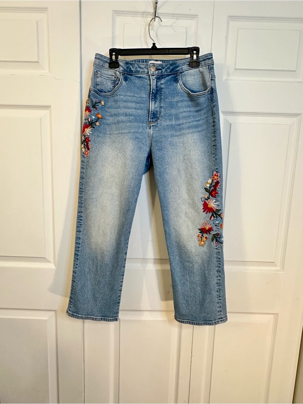 DRIFTWOOD Stella Light Blue Straight-Leg Jeans with Floral Embroidery